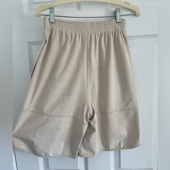 Aritzia shorts - Picture 2 of 3